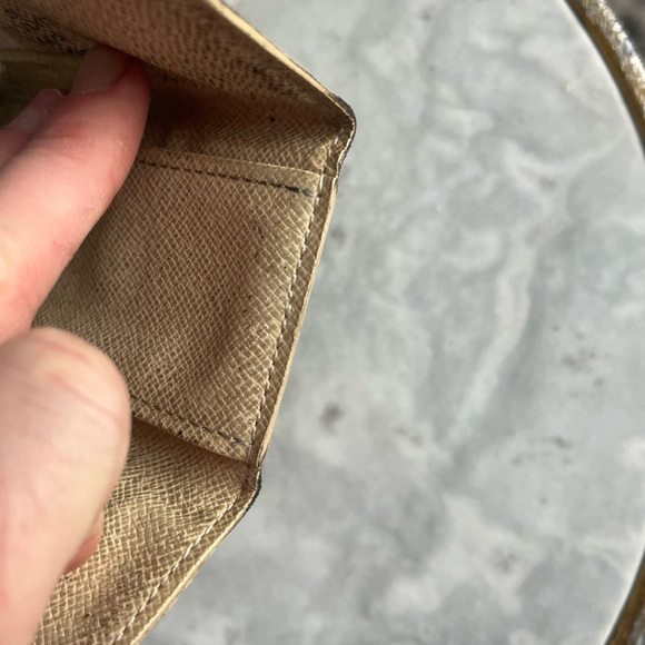 Louis Vuitton Damier Azur Four Key Holder CT3142 - Picture 11 of 16